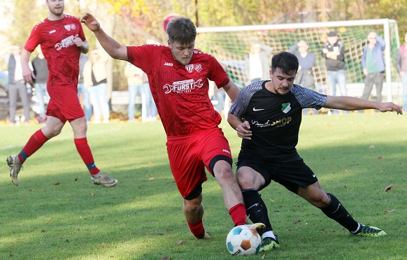 Schonungen dreht spät ein dramatisches Derby gegen Forst mit vier Platzverweisen – VIELE FOTOS!