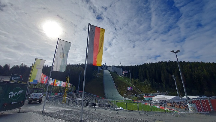 Fahr mal hin und schau´s mal an: Unterwegs im sächsischen Vogtland mit Schanze, Saustall und Synthiepop – MIT VIELEN FOTOS!