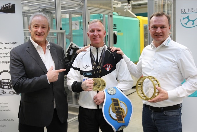 Der zuverlässige Mitarbeiter: Kunststofftechnik ROS schickt Alex Krug jährlich zur Karate-WM – und er bringt Titel mit nach Hause, diesmal gleich zwei
