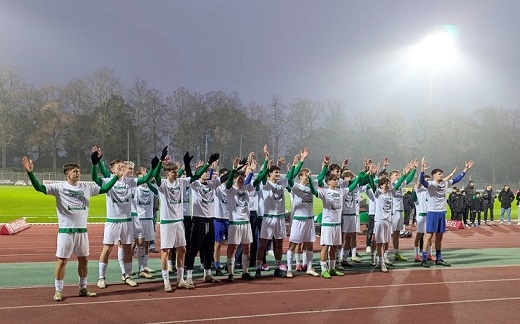 Der Traum wird wahr: Die U19 ist vorzeitig Bayernliga-Meister und steigt in die DFB-Nachwuchsliga auf – VIELE FOTOS!