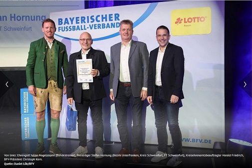 Preise für das Ehrenamt: Bundestrainer Julian Nagelsmann zeichnete unter anderem Stefan Hornung von der FTS aus