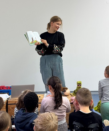 Die Stadtbücherei Bad Kissingen begeistert die Erstklässler mit einer Lesungen von Claudia Scharf