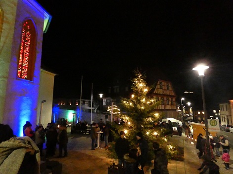 Kerzenschein, Feuerschalen, Wintergrillen und Live-Musik: Die Escherndorfer Winternacht am 6. Dezember