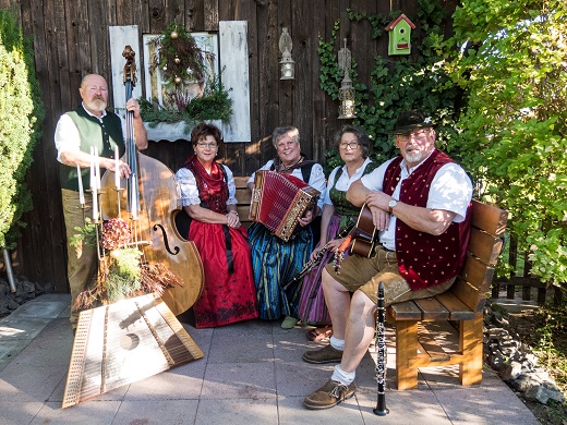 Die „Fränkische Weihnacht“ für Gäste und Einheimische im Bad Kissinger Max-Littmann-Saal