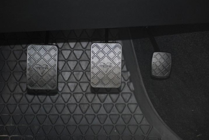 Gaspedal statt Bremse: Verwechslung verursacht einen Schaden von rund 43.000 Euro