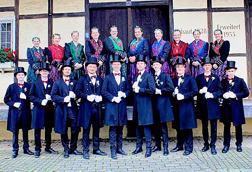 Vier Tage Galderschummer Kerwa mit Fränkischem Tanz, Fichtenpaare und Musik von Steffi List