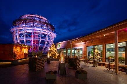 Wer weiß denn dass, es in Steinberg am See im Oberpfälzer Wald die größte Erlebnisholzkugel der Welt gibt?