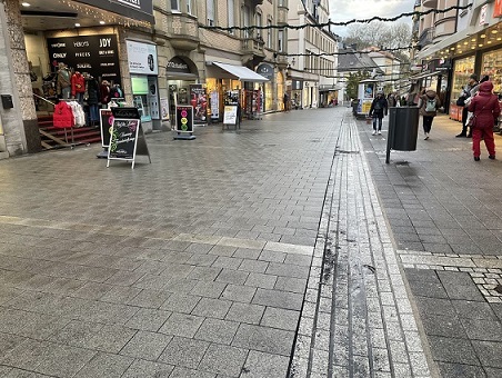 badkissingenbaut: Sperrung in der Landwehrstrasse und Gehweg-Sanierung am Krankenhaus