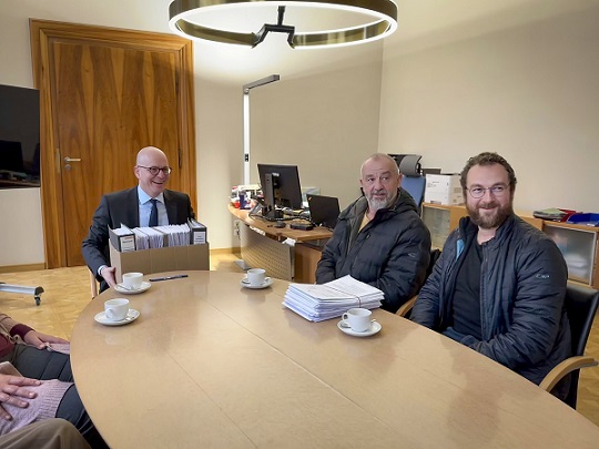 Baugenehmigung ist erteilt: Robert und Jochen Manhardt können mit dem Hotel Sonnenhof loslegen