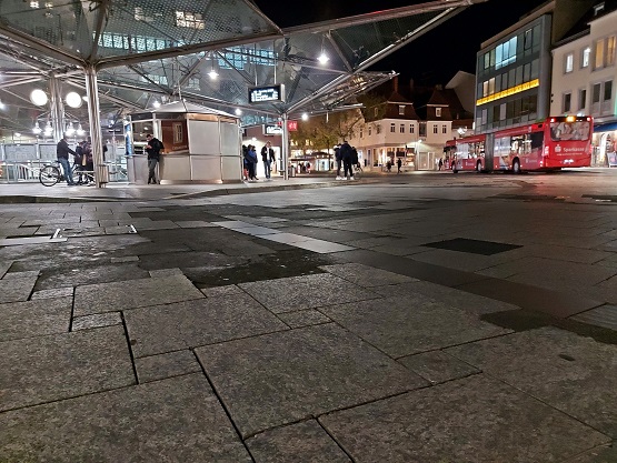 Auseinandersetzung am Roßmarkt: Polizisten überwältigen Aggressor