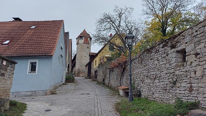 Fahr mal hin und schau´s mal an: Der kleine Ort Sulzfeld mit gleich 21 Türmen – FOTOS!