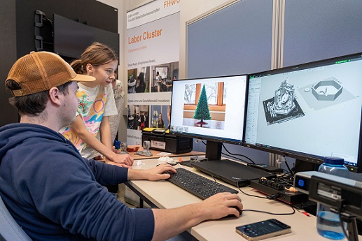 Kindermitbringtag an der THWS: Experimente, Spiel und Spaß, Klangschalen, Roboter, Handcreme und 3D-Druck