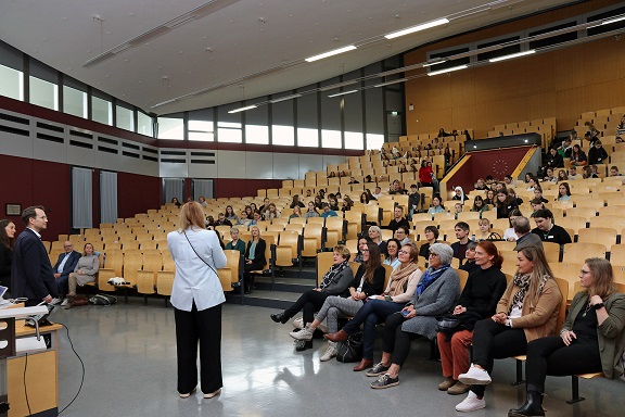 Kooperation zwischen THWS und Schaeffler: Rund 130 Mädchen kommen zu den TecGirls‘ Days in Schweinfurt