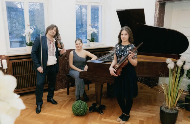 Benefizkonzert in der Alten Kirche: Der „Teufelsgeiger“ kommt mit seinen beiden Töchtern nach Schonungen