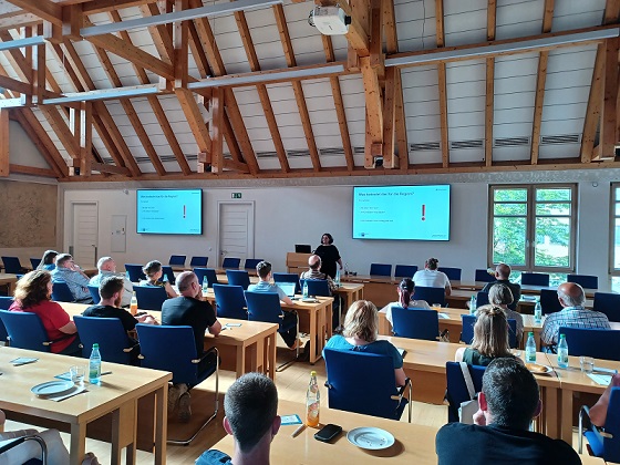 Unternehmensnachfolge erfolgreich gestalten: Infoveranstaltung vermittelt Klarheit für die Nachfolgestrategie