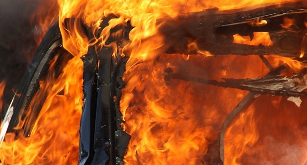 Pkw in Vollbrand: Stell Dir vor, Du fährst von Schwebheim nach Schweinfurt und plötzlich raucht´s