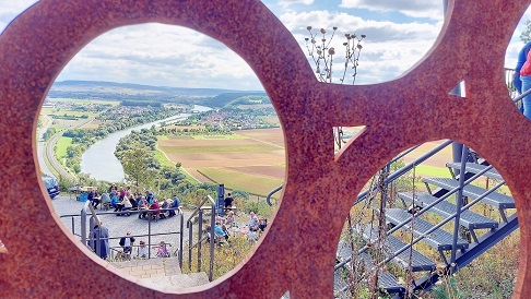 Fahr mal hin und schau mal runter: Der „Terror“-Aussichtspunkt bei Stetten und der Edelweiß-Klettersteig bei Karlstadt
