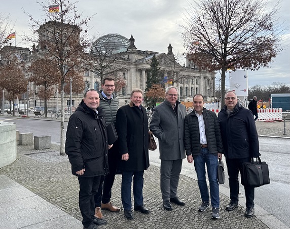 ASKETA-Delegation im Bundestag: Grafenrheinfeld im Austausch mit MdB Harald Ebner