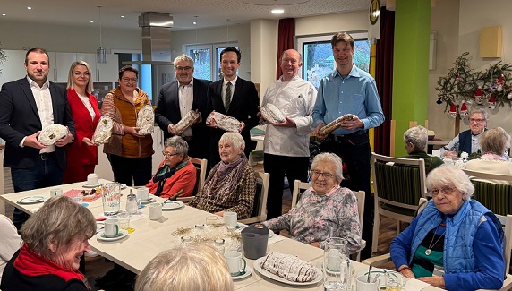 Süßes Weihnachtsgebäck: Die Bäckerinnung Schweinfurt-Haßberge spendet Christstollen