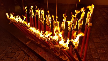 Harmloser Streit zwischen Skateboardfahrer und Fußgänger eskalierte, im Keller brannte aus Versehen die Sauna