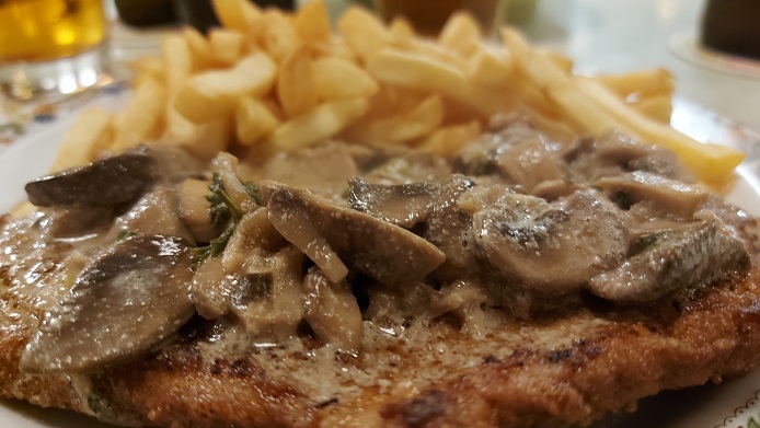 Fahr mal hin und kehr mal ein: Vorweihnachtliche Jägerschnitzel zu den Wolf-Böcken