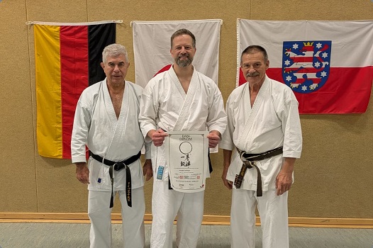 Martin Schleyer von der TG 48 Schweinfurt erlangt den 2. Dan im Karate