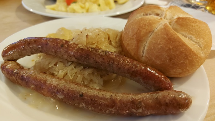 Fahr mal hin und kehr mal ein: Bratwürste im Bockbier-Brauerei-Gasthof Knoblach