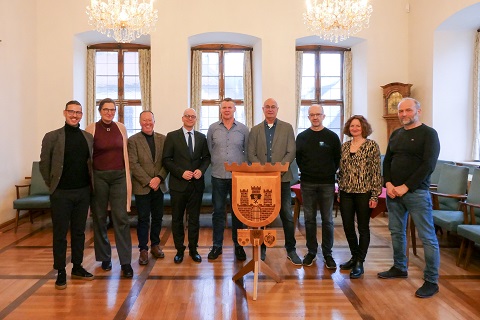 Bad Kissingens Oberbürgermeister ehrt Dienstjubilar und verabschiedet Ruheständler