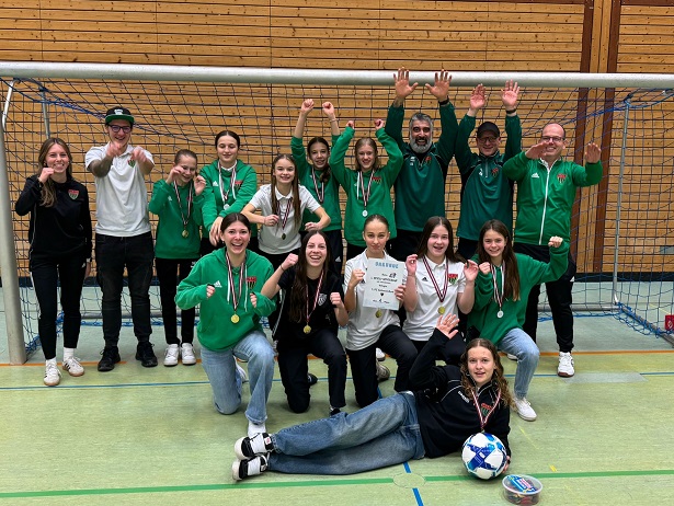 Kaum startete die Hallensaison, schön grüßen die Schnüdelinnen als Sieger