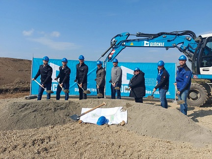 So war der Spatenstich für neues Gewerbegebiet am Rande von Üchtelhausen