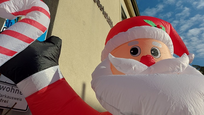 Der Feuertopf war wieder heiß begehrt: Erste Impressionen vom Weihnachtsmarkt in Schonungen – FOTOS!