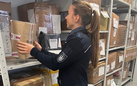 Damit das Päckchen sicher durch den Zoll kommt: Das Hauptzollamt Schweinfurt gibt Hinweise fürs Weihnachtsshopping