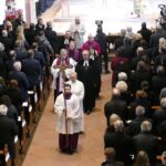 In der Trauer vereint: Gedenkfeier in der Aschaffenburger Stiftsbasilika für die Opfer und Angehörigen der Gewalttat vom 23. Januar