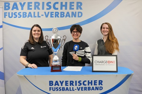 JobRad® Bayerische Hallenmeisterschaft der Frauen und ChargeOne Hallencup der U17-Juniorinnen