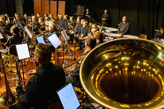Mythen und Helden als das perfekte Weihnachtsgeschenk: Die Bläserphilharmonie präsentiert ihr Konzertprogramm 2026