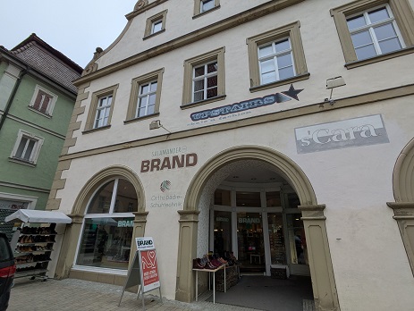 Das Orthopädie & Schuhhaus Brand GmbH in der Hauptstraße in Volkach