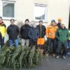 Ausgediente Weihnachtsbäume reisten zum Steinernen Löhlein zur großen Häckselaktion
