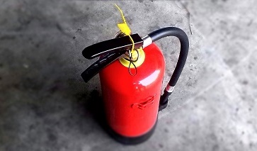 Technischer Defekt? Gartenhütte mit angrenzenden Schuppen in Brand geraten