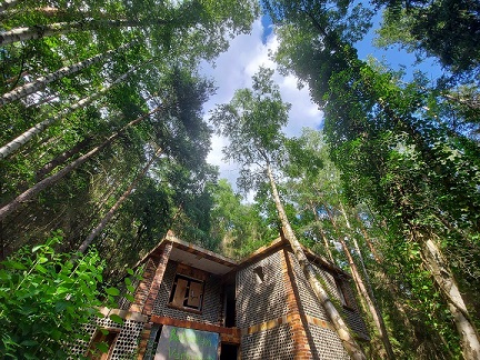 Fahr mal hin: Das geheimnisvolle Flaschenhaus, die Burg Niesten bei Weismain und Bier bei Metzgerbräu – MIT VIELEN FOTOS!