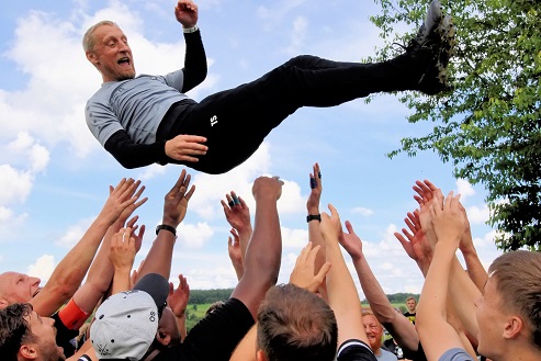 Fliegende Fußball-Trainer: Einer der Wünsche für´s neue Jahr 2025!
