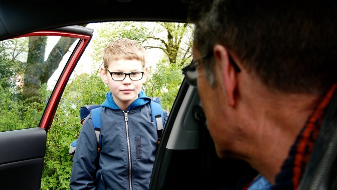 Unbekannter Mann sprach in Lohr am Main ein 13 Jahre altes Mädchen an und wollte ihre Telefonnummer