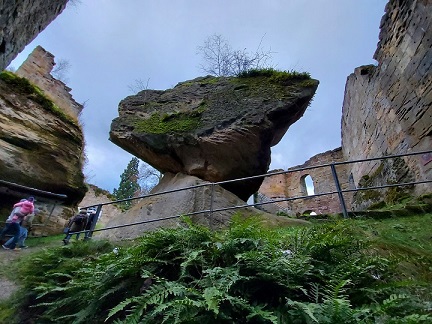 Fahr mal hin und lauf mal rum: Die aufregende Burgruine Lichtenstein – MIT VIELEN FOTOS!