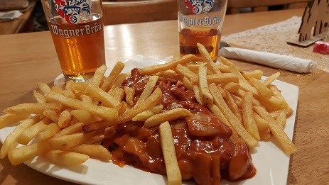 Fahr mal hin und kehr mal ein: Bratwürste einmal mit und einmal ohne Soße