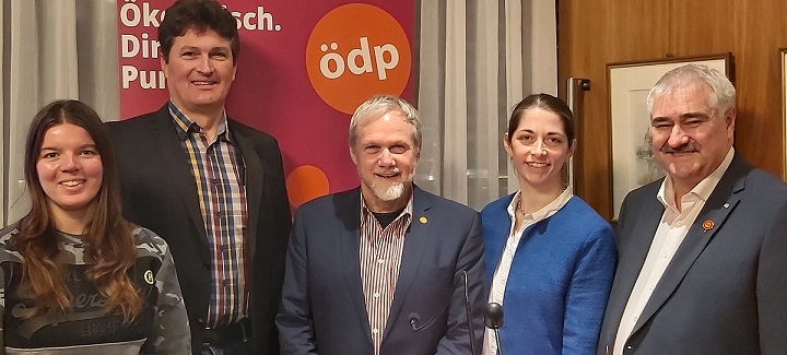 ÖDP kritisiert Kürzung des Familien- und Pflegegeldes – Esther Wagenhäuser auf Platz 3 der Bundestagsliste