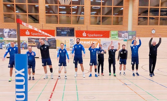 Faustball-Erfolge für den TV Oberndorf: Die Herren im Viertelfinale, die Damen auf Aufstiegskurs – VIELE FOTOS & VIDEOS