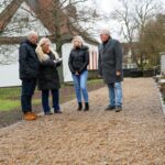 Neue Staudenbeete und Sitzgelegenheiten auf dem Friedhof in Garitz