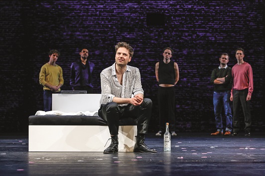 „Das Vermächtnis“ von Matthew Lopez auf der Bühne des ETA Hoffmann Theaters