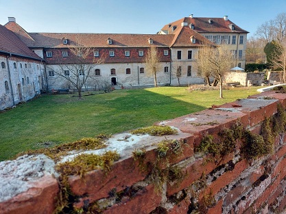 Fahr mal hin und lauf mal rum: ERM1 mit zwei Schlössern und der Wolfsgrube – MIT VIELEN FOTOS!