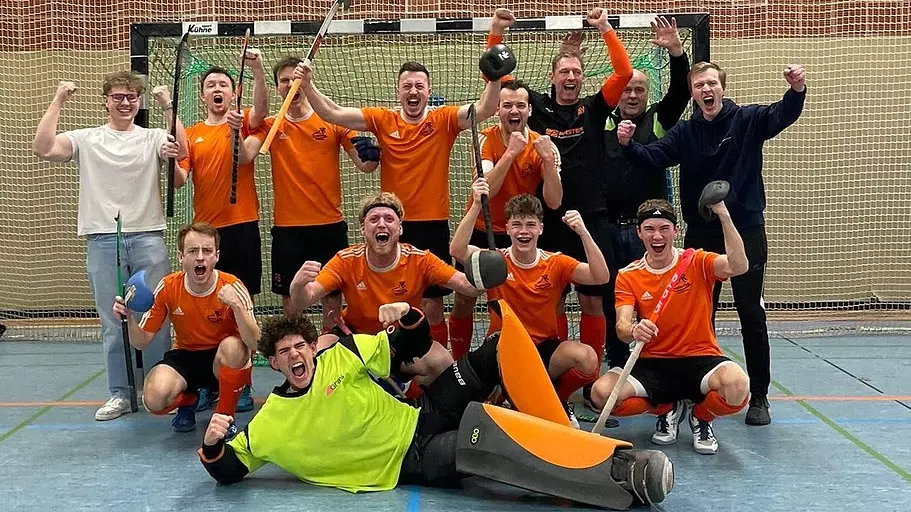 Thriller in Schwabach: Die Hockey-Herren des HCS spielen als Meister nun um den Aufstieg