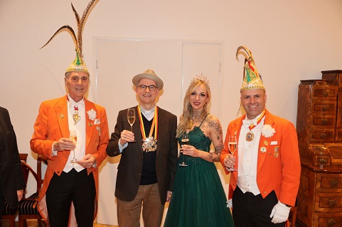 Ein närrischer Nachmittag: KaGe Elferrat und Prinzessin Katharina besuchen Bischof Dr. Franz Jung